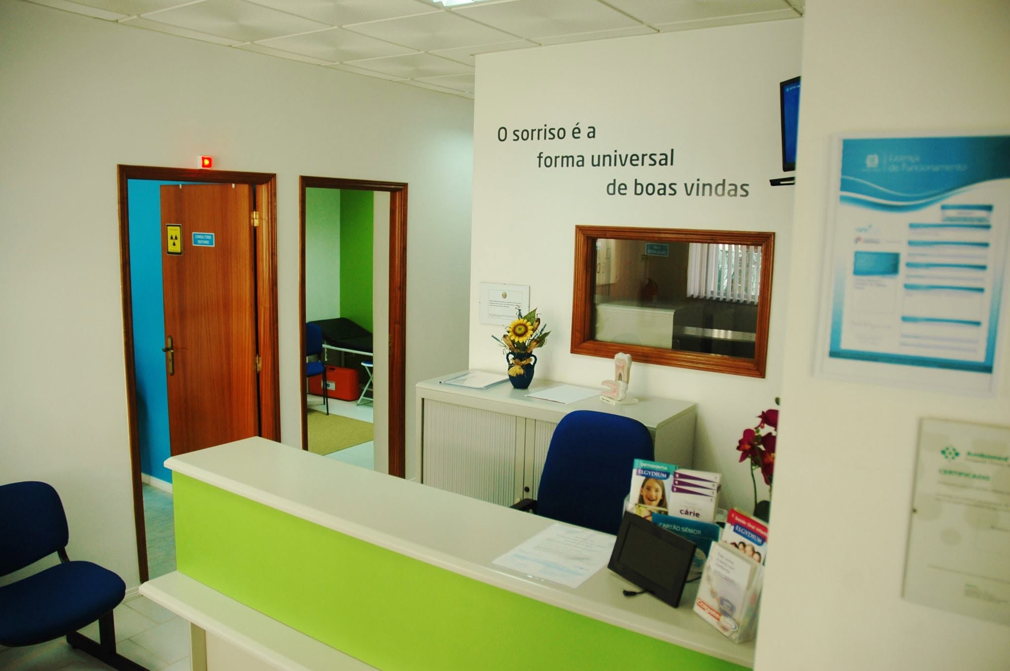 Receção e Consultórios da Clínica Médica e Dentária da Cabeça Gorda